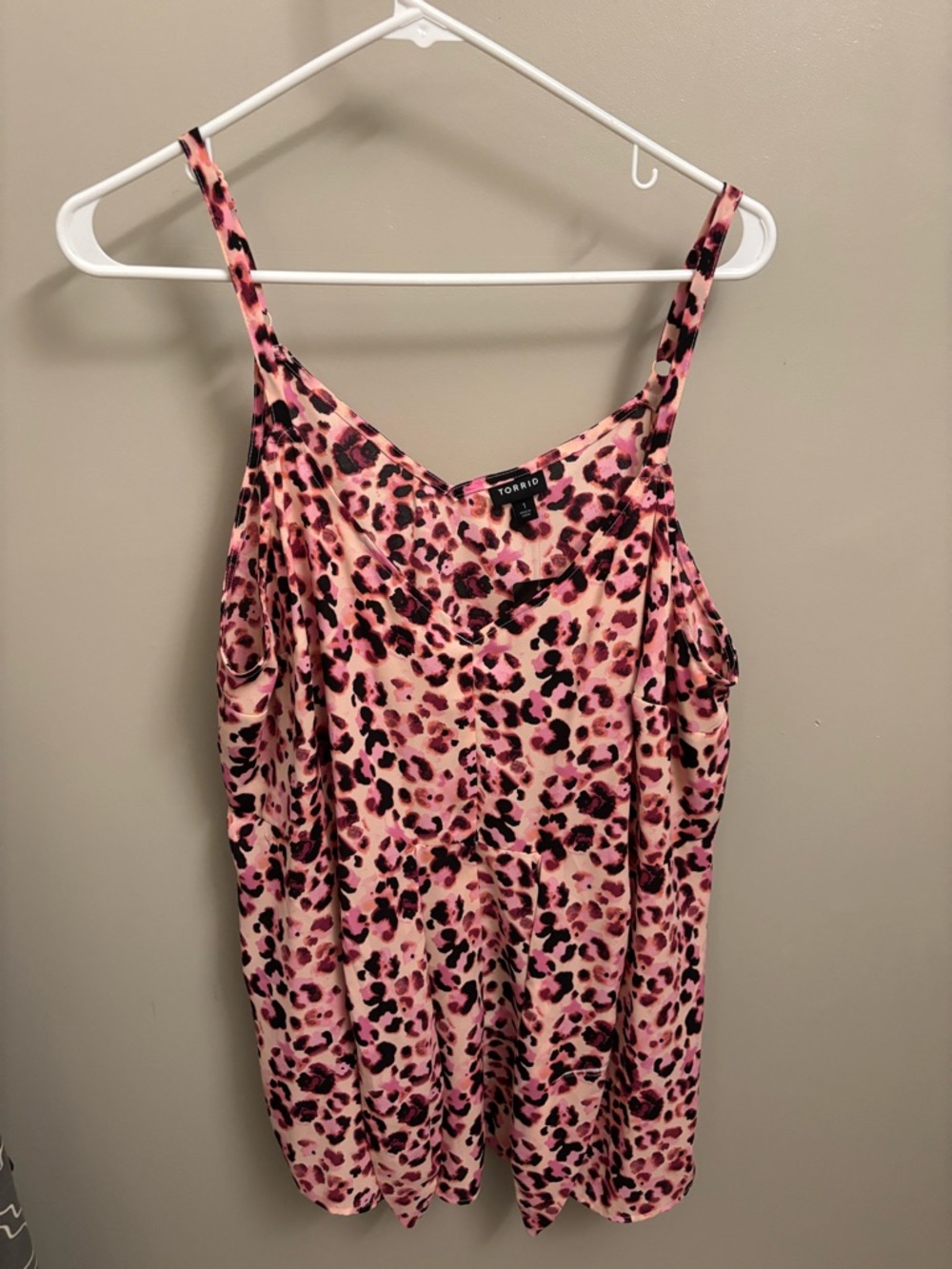 Torrid Plus 1X Woman Pink and Black Leopard Print Tank Top Flowy Spaghetti Strap